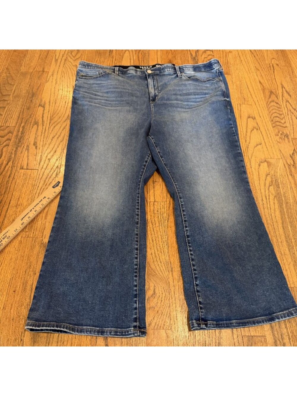TORRID WOMENS 26R SKY HIGH KICK BOOT SUPER SOFT JEANS NEW